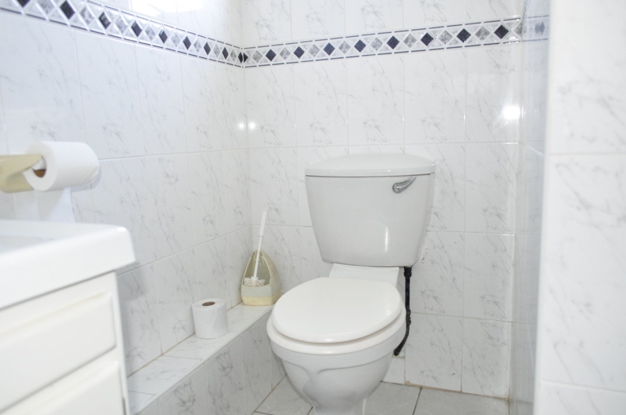 5 Bedroom Property for Sale in Ferreira Town Eastern Cape